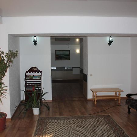 Berkana Hotel Алма Ата Екстериор снимка