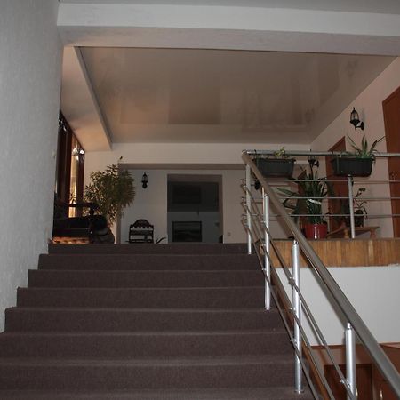Berkana Hotel Алма Ата Екстериор снимка