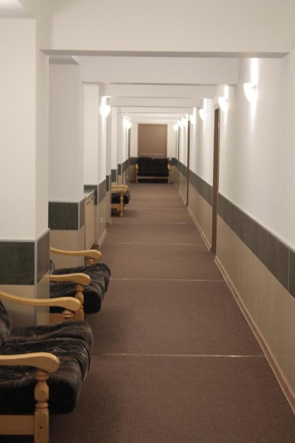 Berkana Hotel Алма Ата Екстериор снимка
