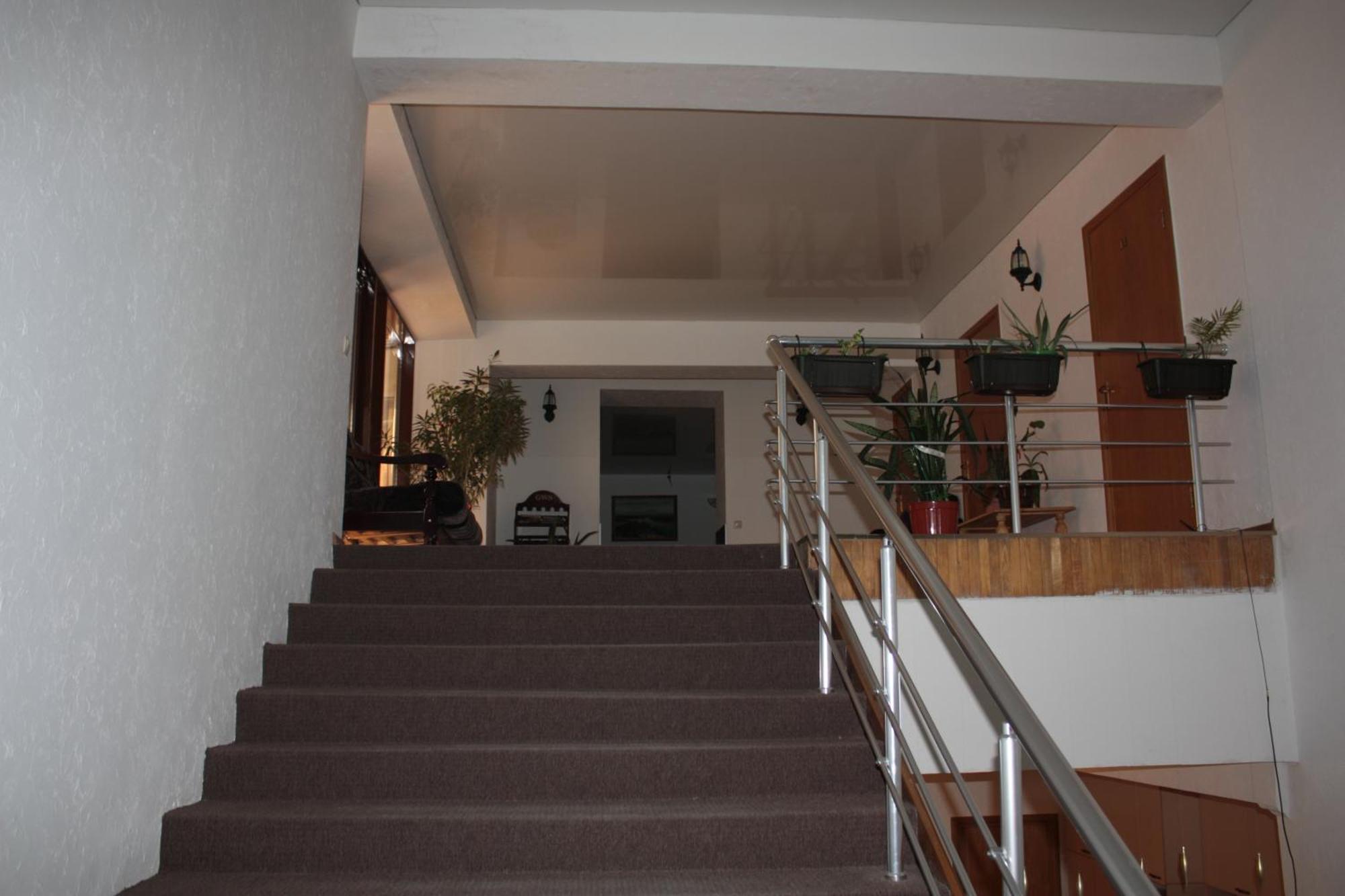 Berkana Hotel Алма Ата Екстериор снимка