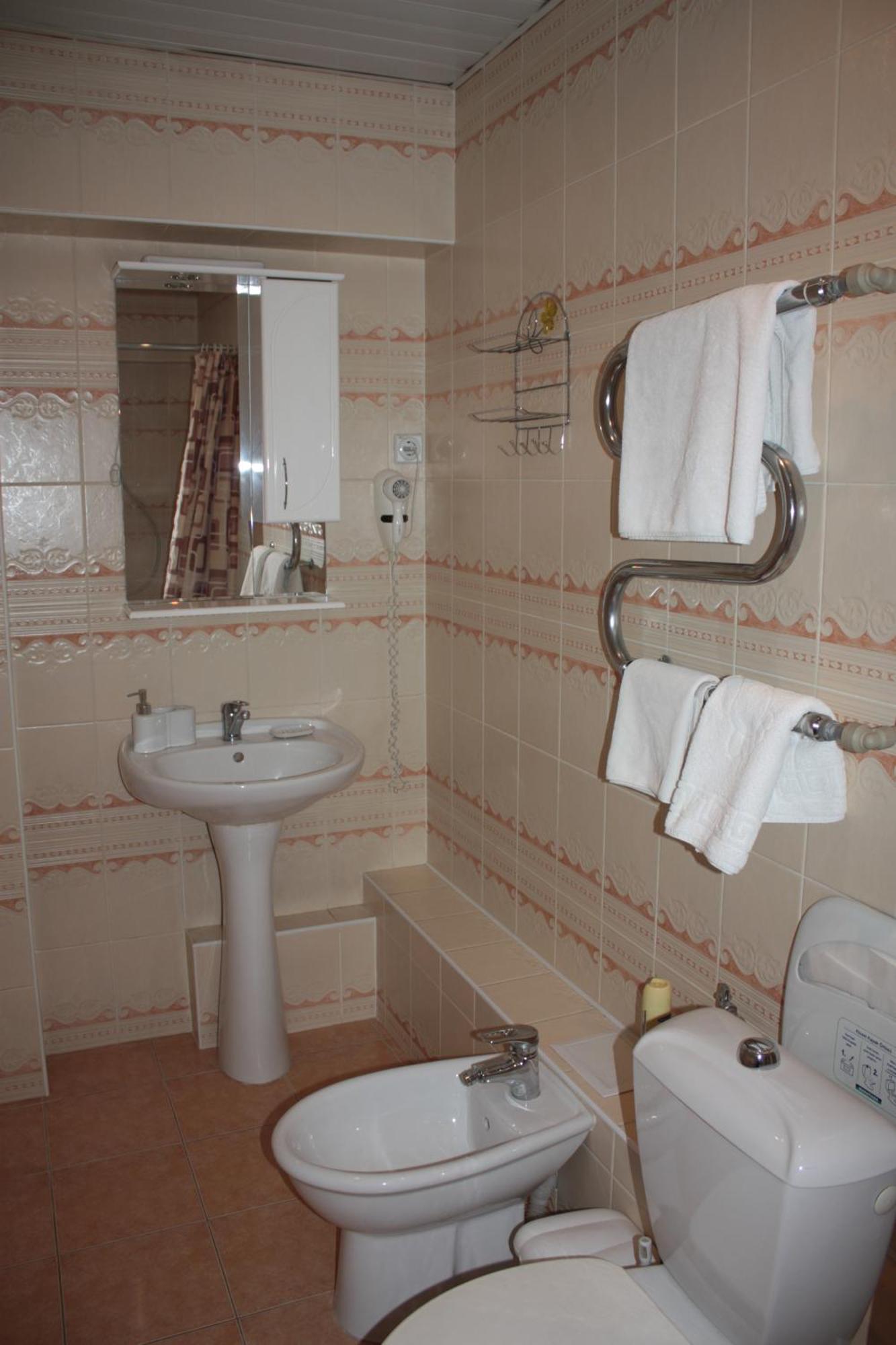 Berkana Hotel Алма Ата Екстериор снимка